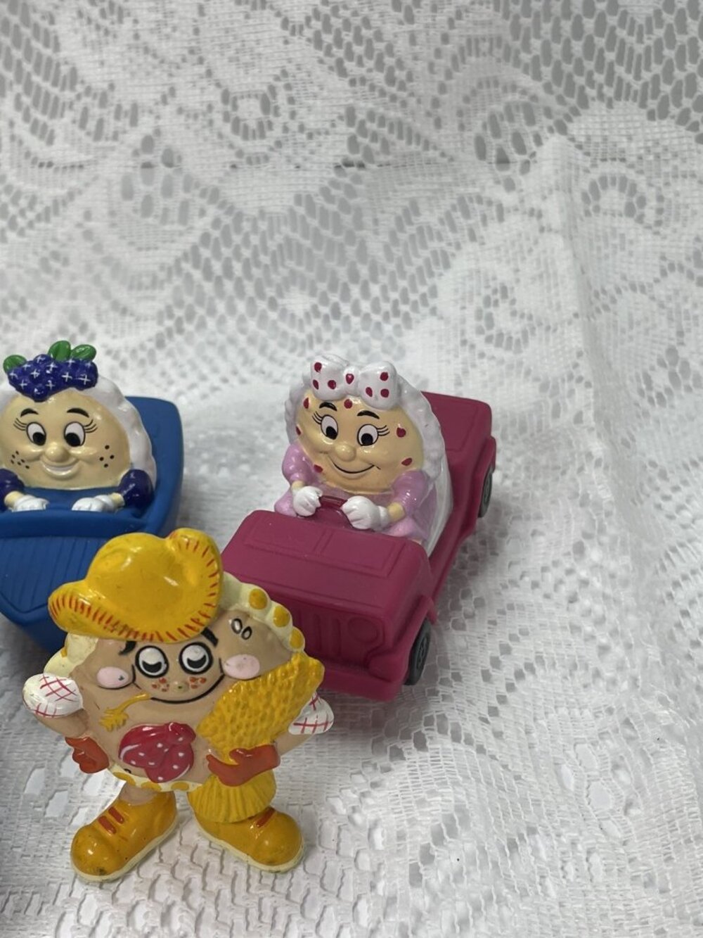 Vintage Lot Of 8 IHOP Restaurant PVC Toy Figures Driving Cars from 1996 - Picture 5 of 16